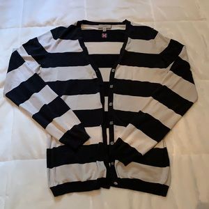 ✨SOLD✨ Burberry cardigan